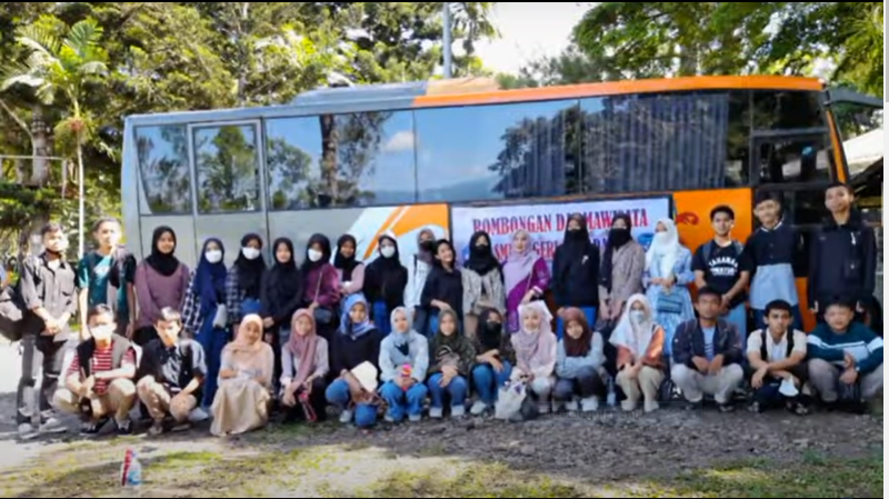 Moment Perpisahan Dan Dharmawisata SMP Negeri 18 Padang